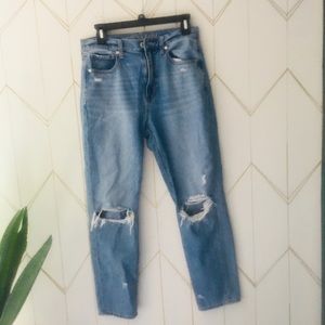 American Eagle mom jean